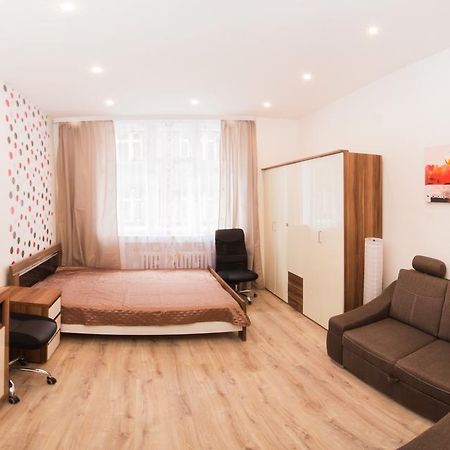 Apartment Ve Smeckach With A Big Terrace Praag Buitenkant foto